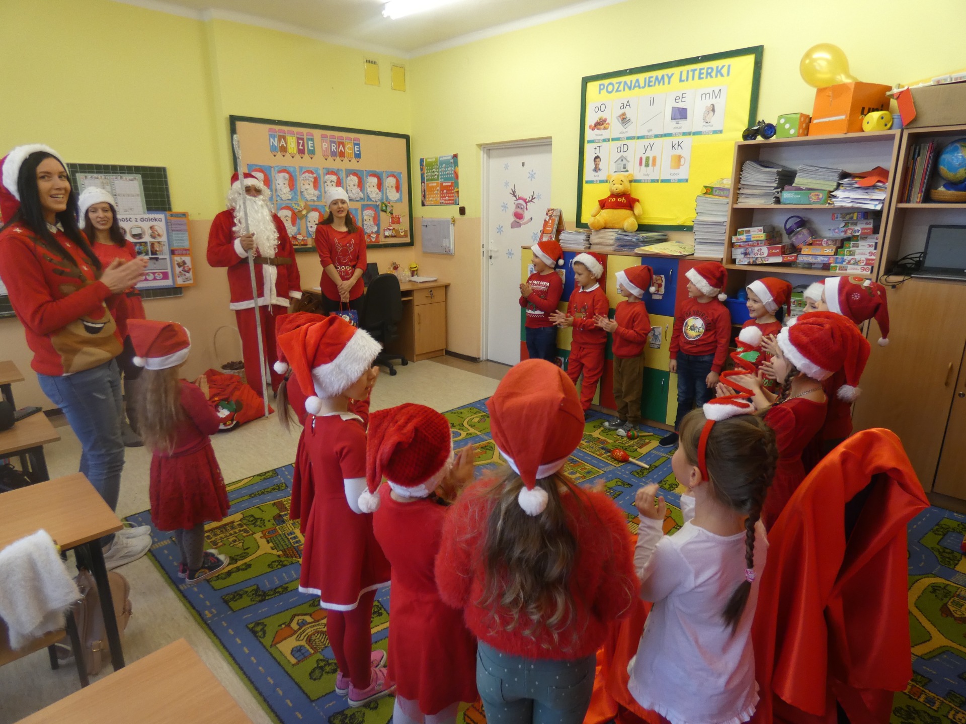 Odwiedziny Świętego Mikołaja w oddziale przedszkolnym i zerowym - Obrazek 2