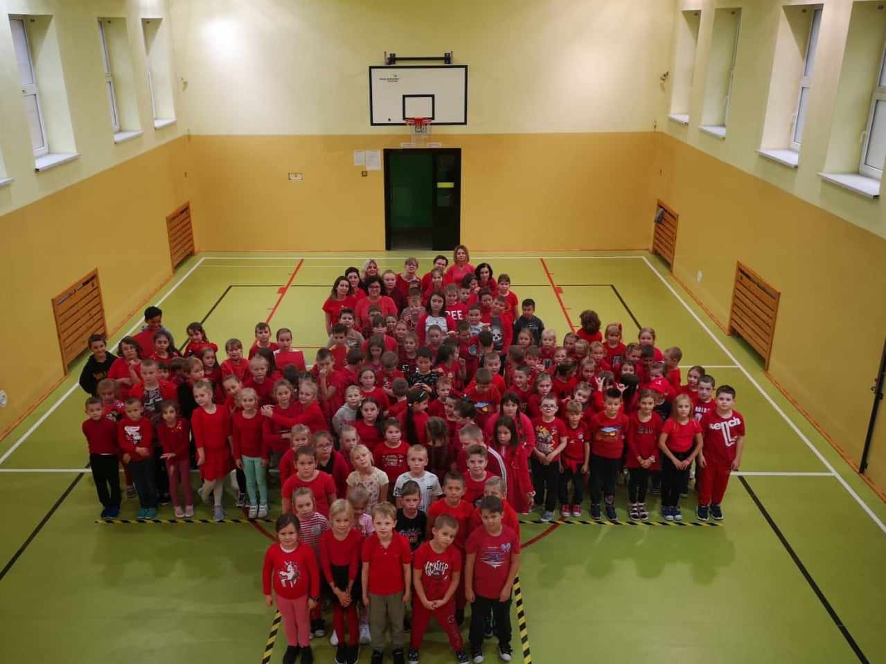 "Żywy czerwony krzyż" w Publicznej Szkole Podstawowej nr 2 w Radomsku - Obrazek 2