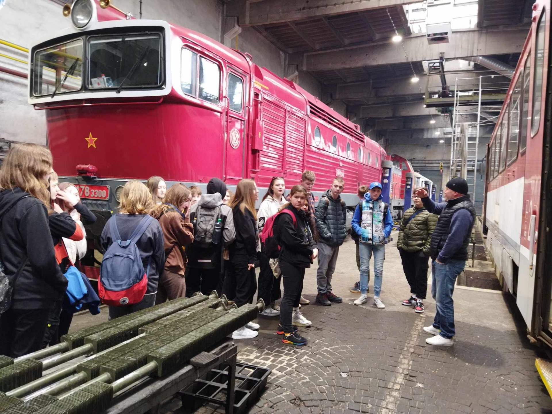 Exkurzia v želežničnom depe v Poprade a útulku Cesta za domovom vo Švábovciach - Obrázok 2