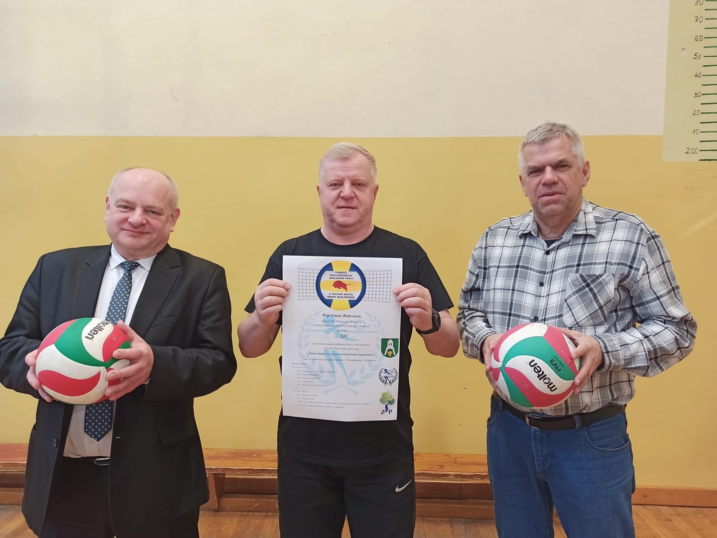 XIV Turniej Białowieskich Zakładów Pracy  w Piłce Siatkowej o Puchar Wójta Białowieża - Obrazek 2