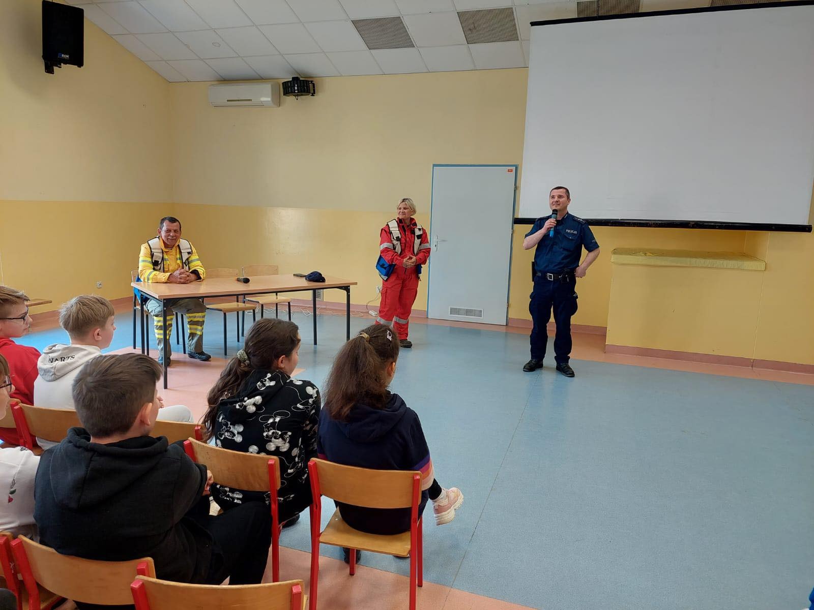 Spotkanie z przedstawicielami Nadleśnictwa Torzym oraz Komendy Powiatowej Policji w Sulęcinie - Obrazek 7