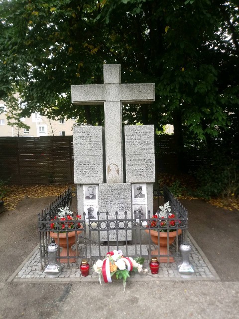 Pomnik Ofiar Katynia i Syberii - Obrazek 1