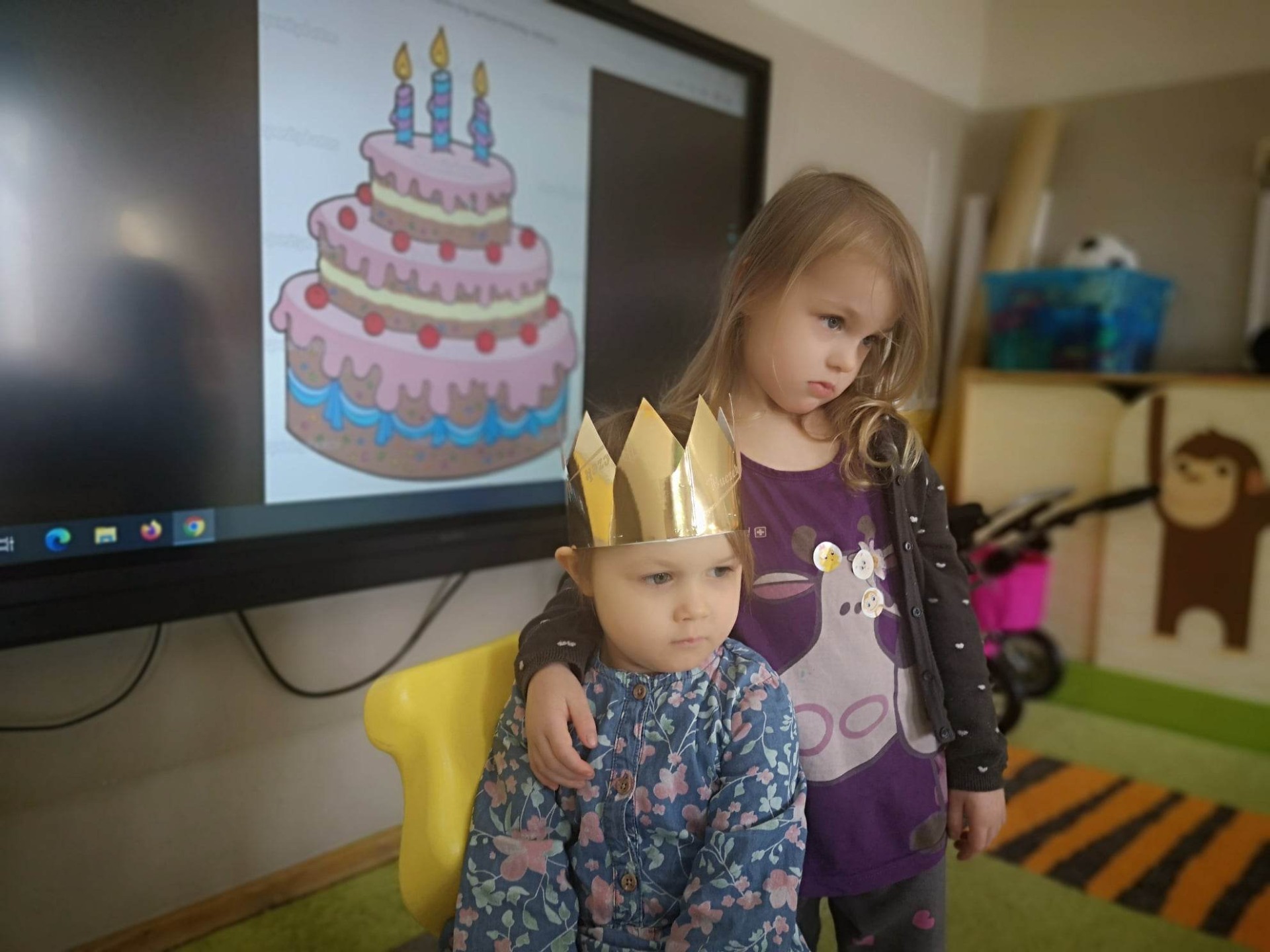 Krasnoludki świętują urodziny Klary 😍😊🎊 Klara, wszystkiego najlepszego z okazji urodzin 🎉💝🎁 - Obrazek 5