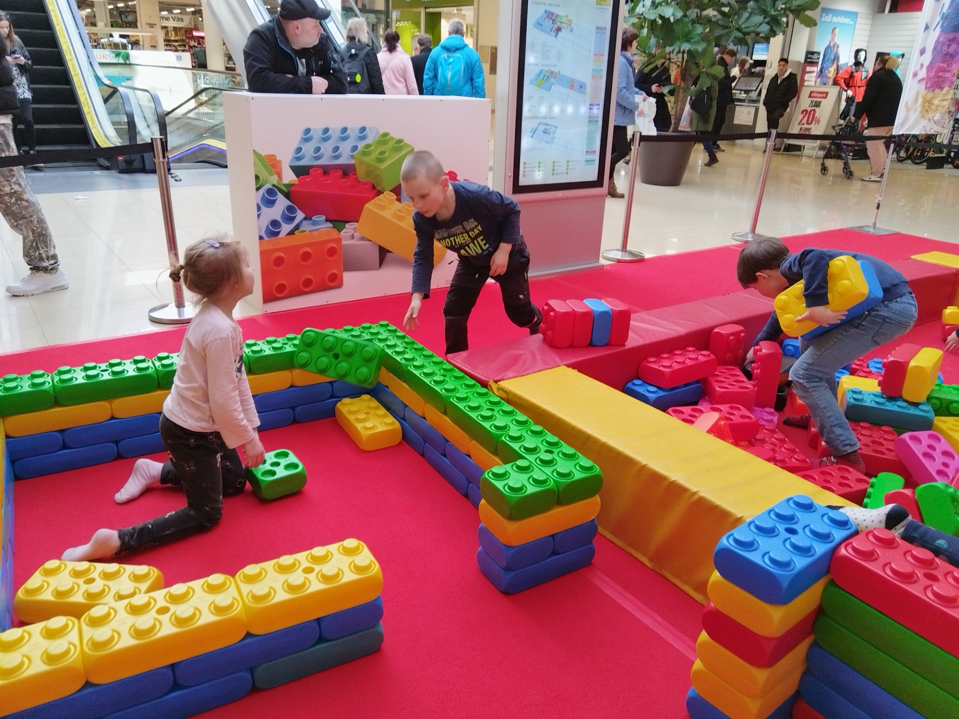 Lego herňa v nákupnom centre Stop shop - Obrázok 5