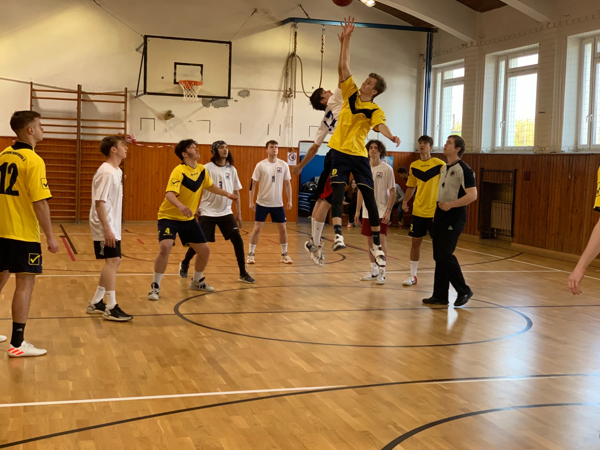 Okresné kolo v basketbale stredoškolákov - Obrázok 2