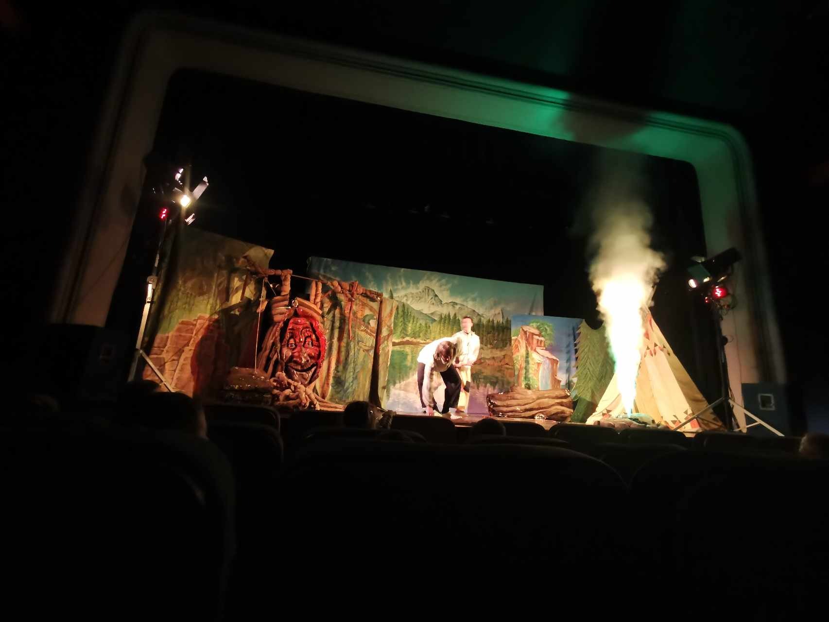 Spektakl "Pokahotas indiańska księżniczka" w wykonaniu Katolickiego Teatru Edukacji z Krakowa - Obrazek 6