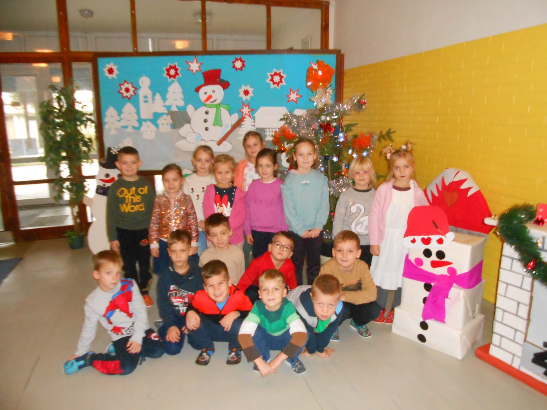 Vianočné tvorivé dielne s deťmi z MŠ Severka - Obrázok 1