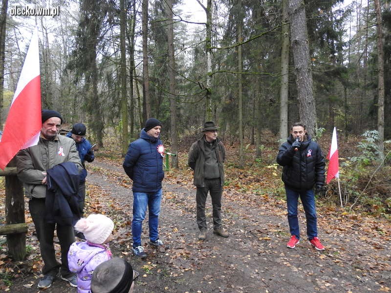 Uczestnicy  IX Leśnego Crossu Niepodległości w Sedrankach