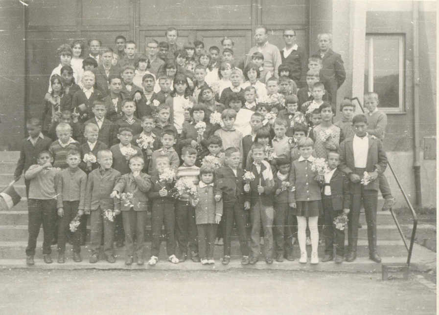 1965 - Detský domov a Osobitná škola internátna pod spoločným riaditeľstvom.