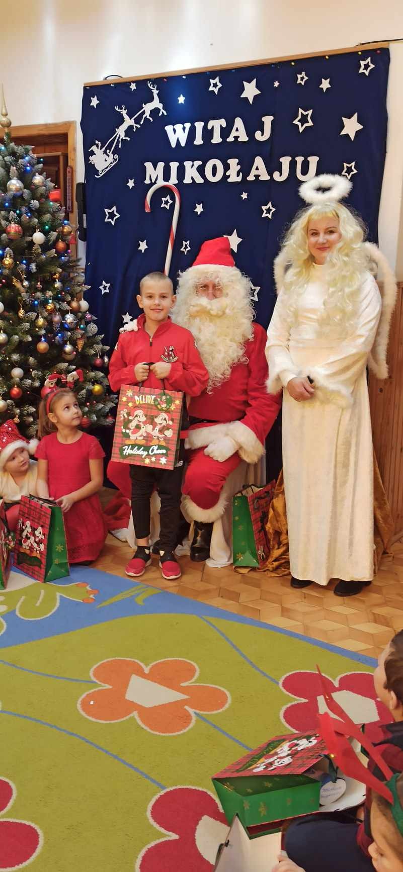 Wizyta Świętego Mikołaja w naszej szkole - Obrazek 3